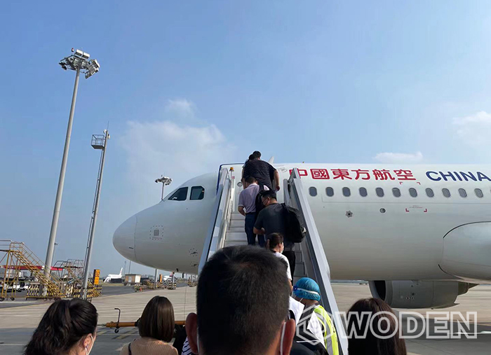 沃頓液壓扳手乘坐飛機前往包鋼進行培訓(xùn)服務(wù)